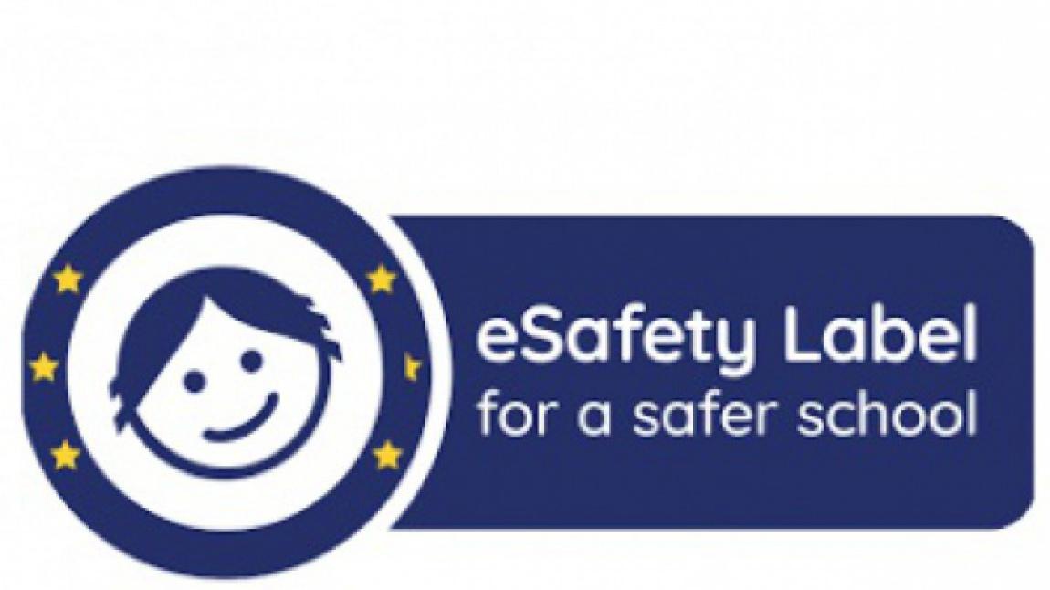 Okulumuza 2. kez eSafety Label etiketi!