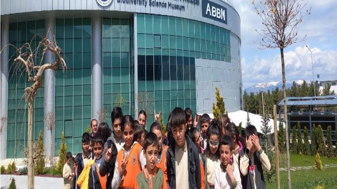 Öğrencilerimiz Atatürk Üniversitesi Biyoçeşitlilik Bilim Müzesinde!